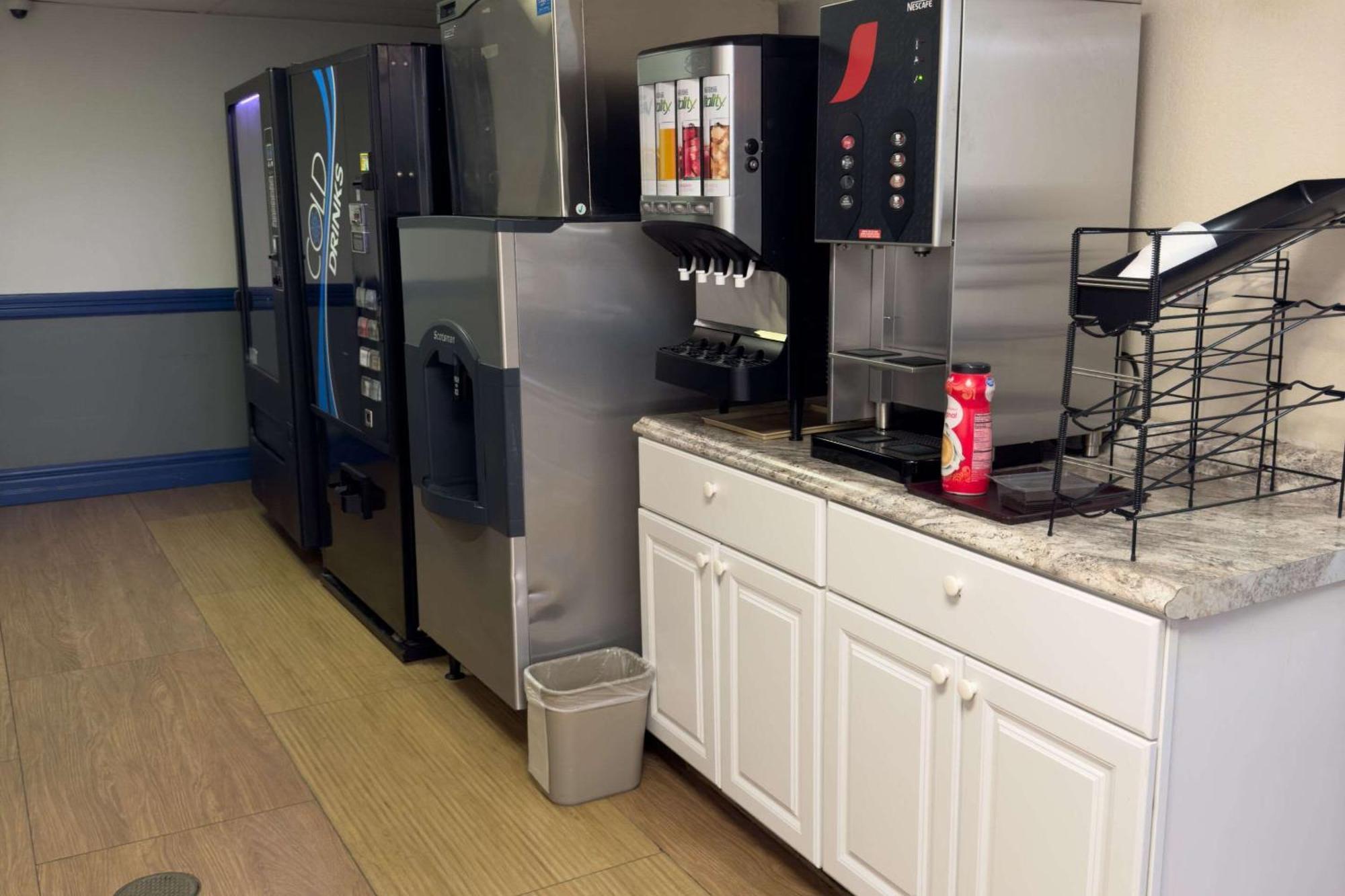 Econo Lodge Waite Park Zewnętrze zdjęcie